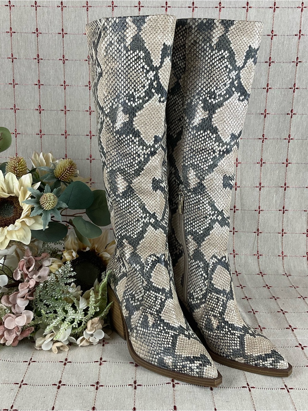 Vince Camuto Gravana Snakeskin Leather Knee High Heeled Western Style Boots 5
